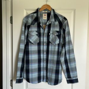 LEVI’S SHIRT TOP SIZE L MSRP $40.00 NWT